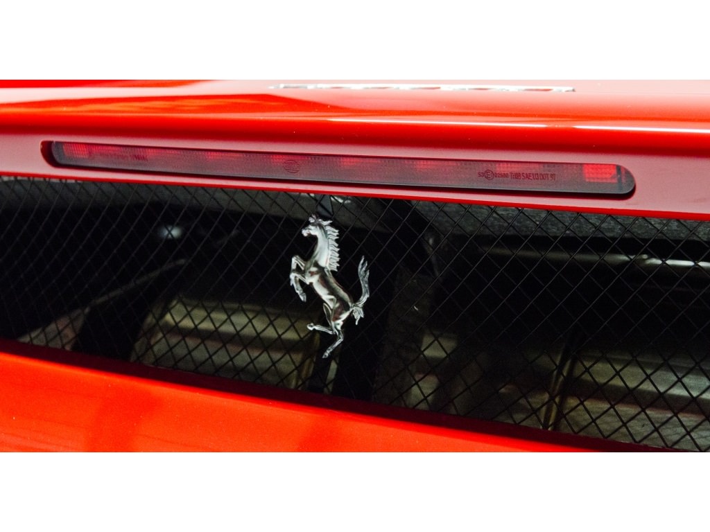 Ferrari Enzo 7,5 Milyon TL’ye Alıcısını Bekliyor