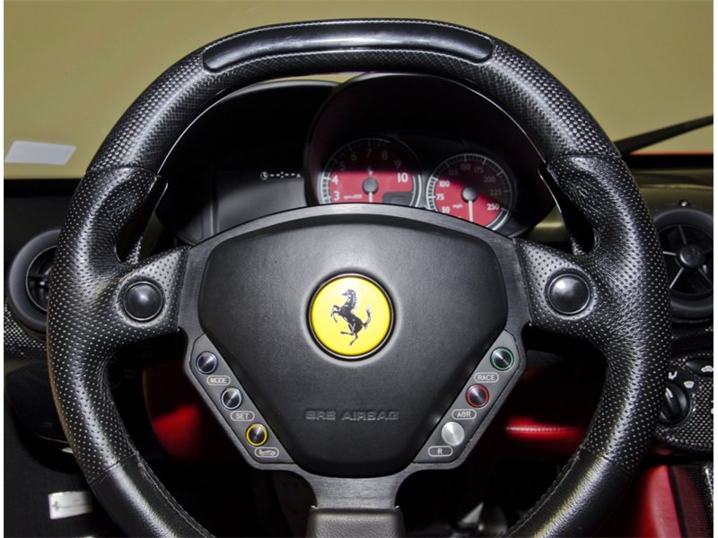 Ferrari Enzo 7,5 Milyon TL’ye Alıcısını Bekliyor