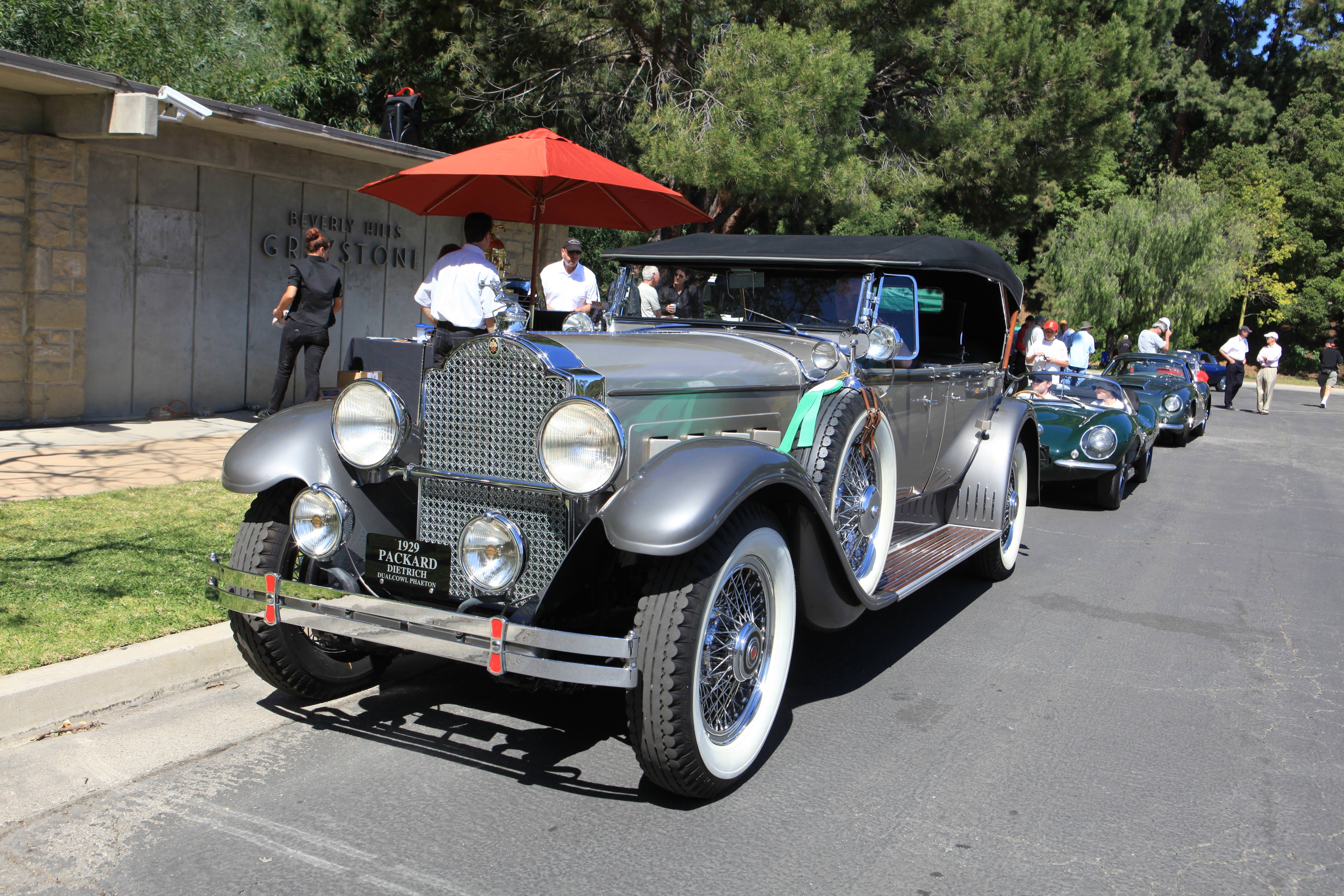 Beverly Hills’te Klasik Otomobil Şovu