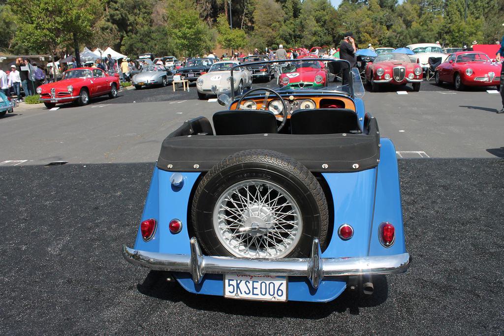 Beverly Hills’te Klasik Otomobil Şovu