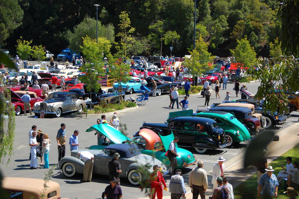 Beverly Hills’te Klasik Otomobil Şovu