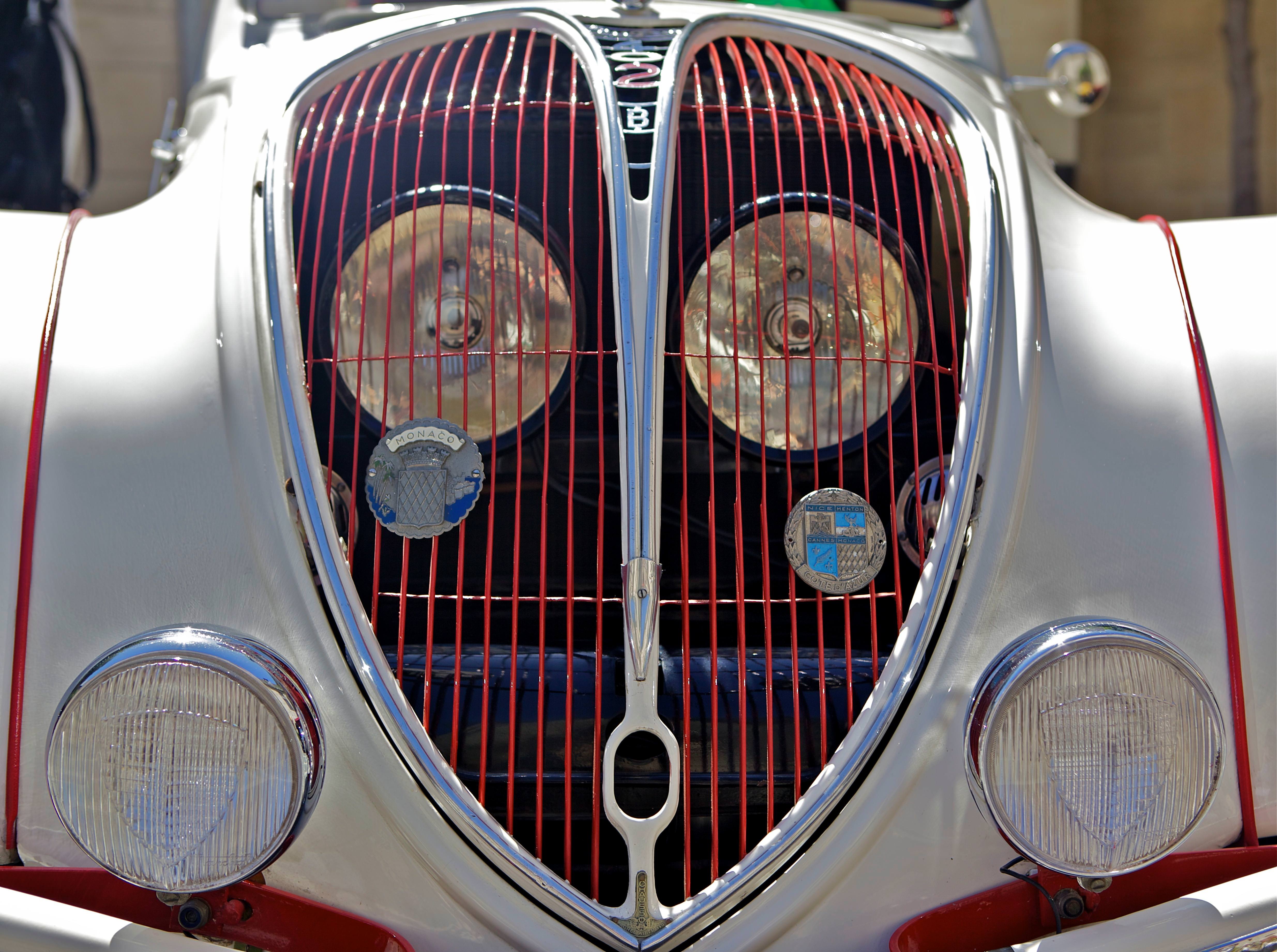 Beverly Hills’te Klasik Otomobil Şovu