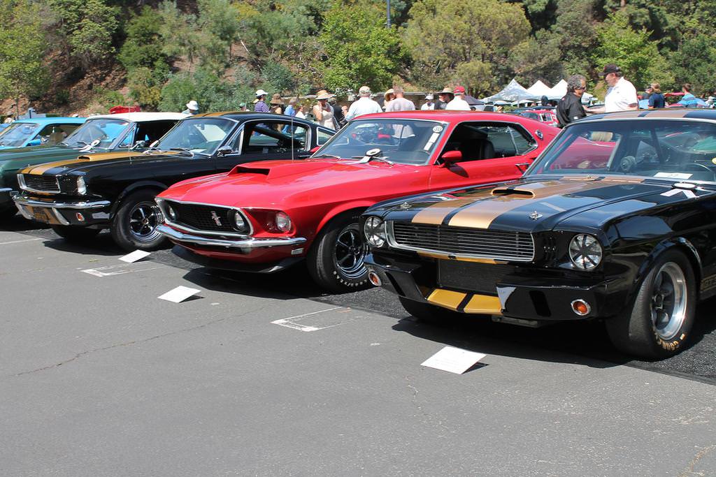 Beverly Hills’te Klasik Otomobil Şovu