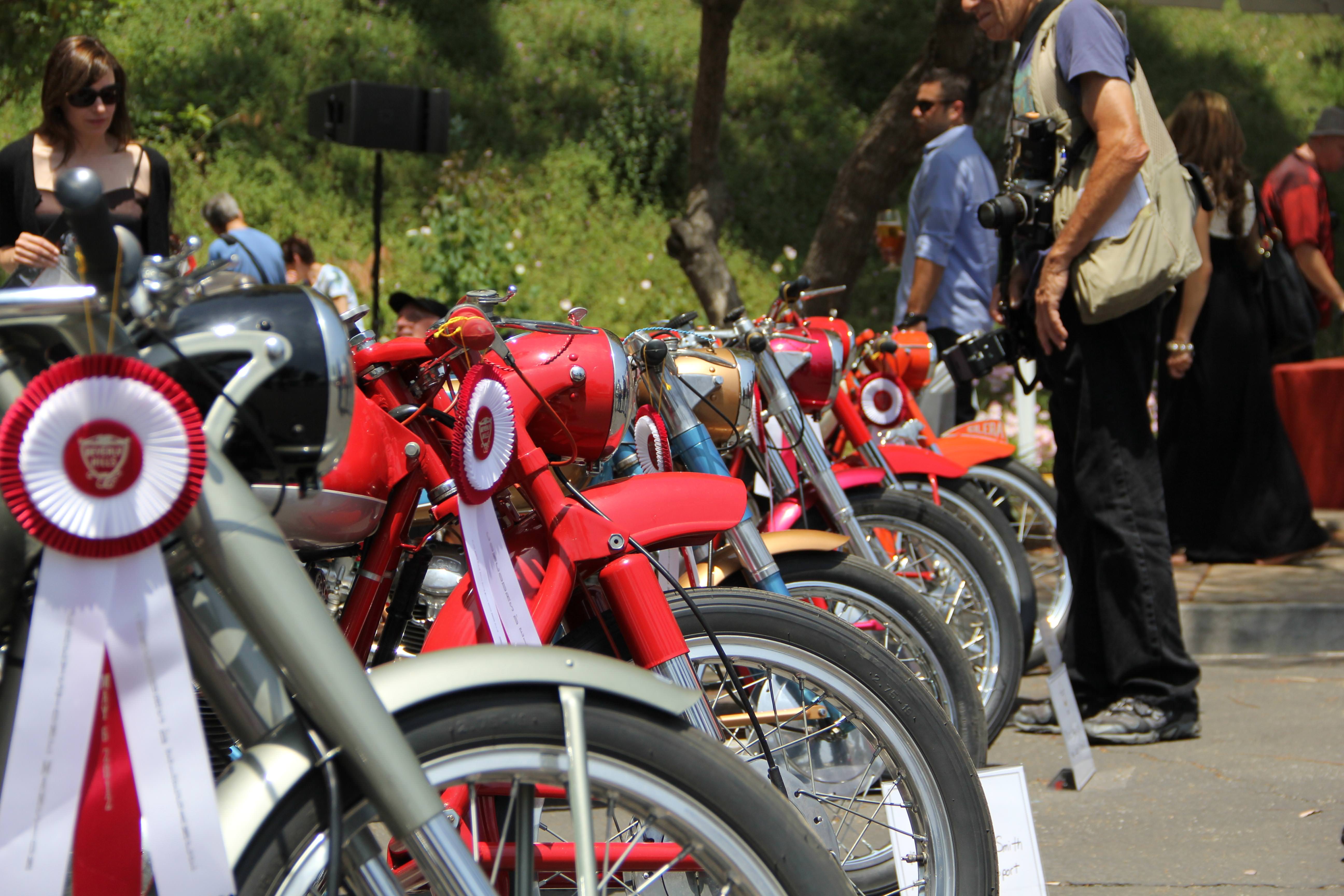 Beverly Hills’te Klasik Otomobil Şovu