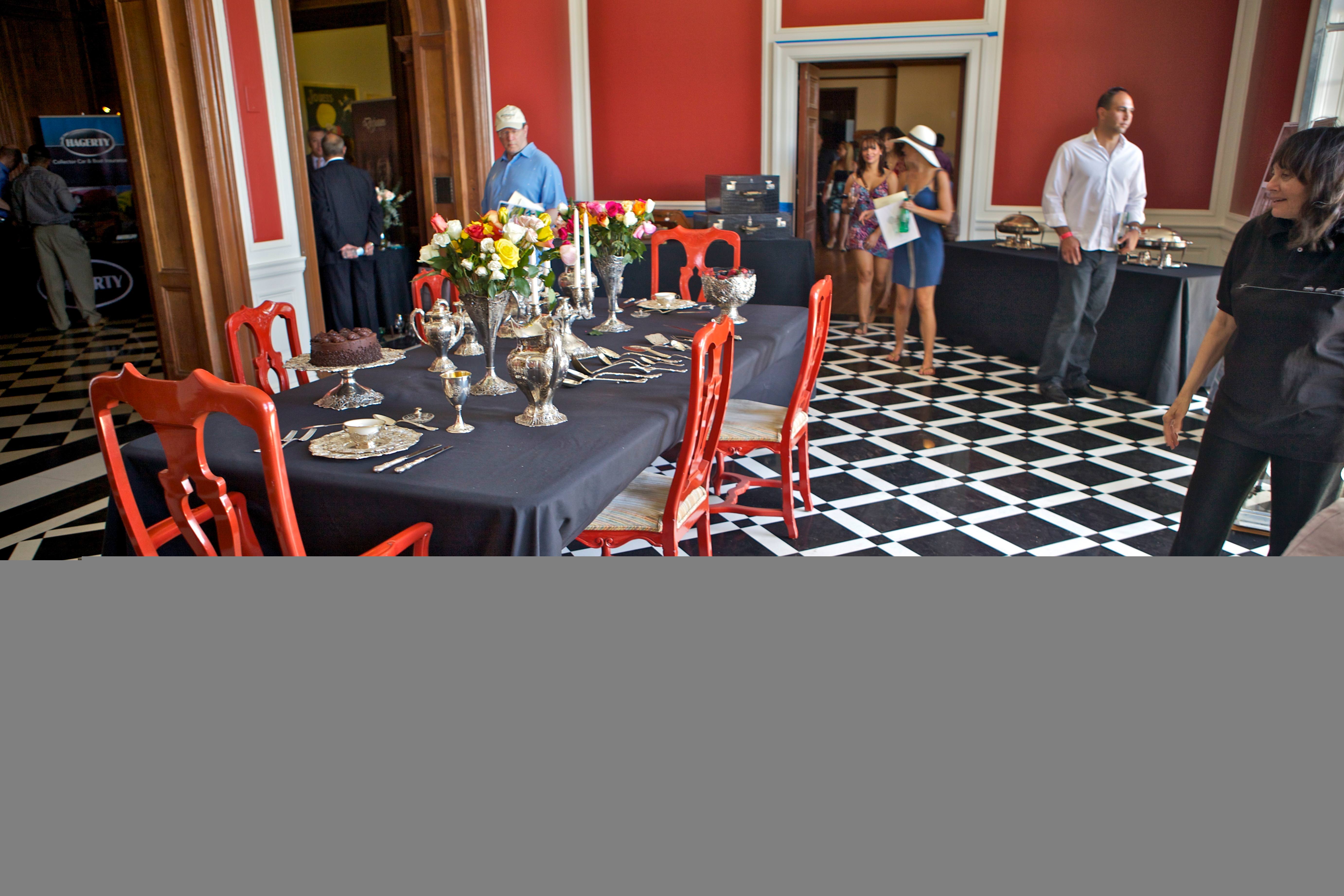 Beverly Hills’te Klasik Otomobil Şovu