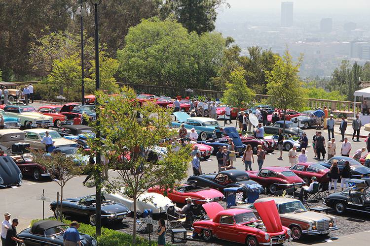 Beverly Hills’te Klasik Otomobil Şovu