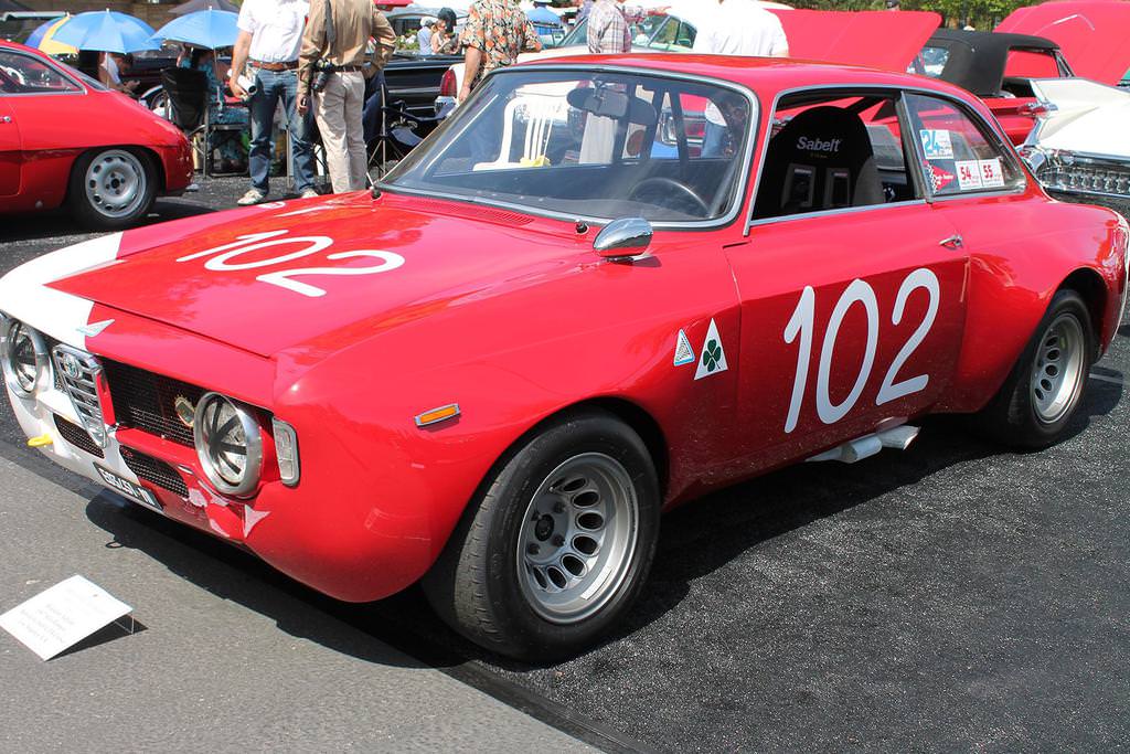 Beverly Hills’te Klasik Otomobil Şovu