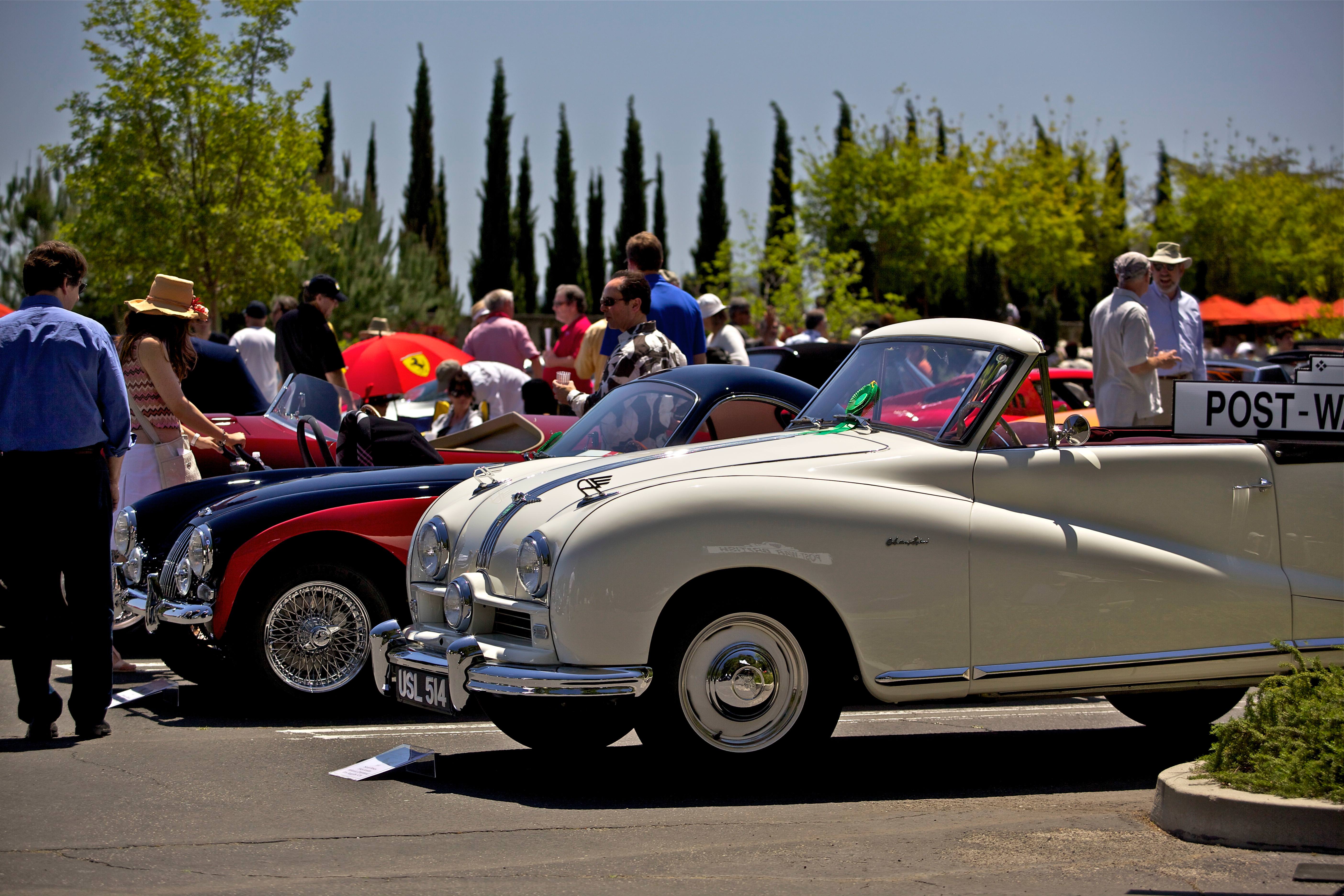 Beverly Hills’te Klasik Otomobil Şovu