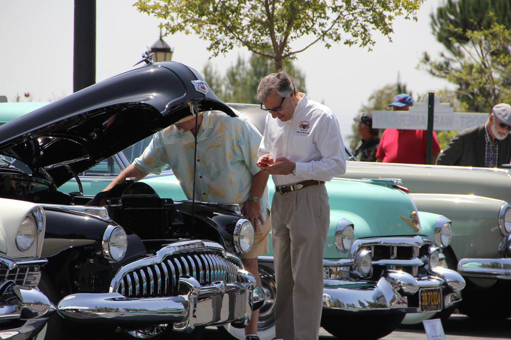 Beverly Hills’te Klasik Otomobil Şovu