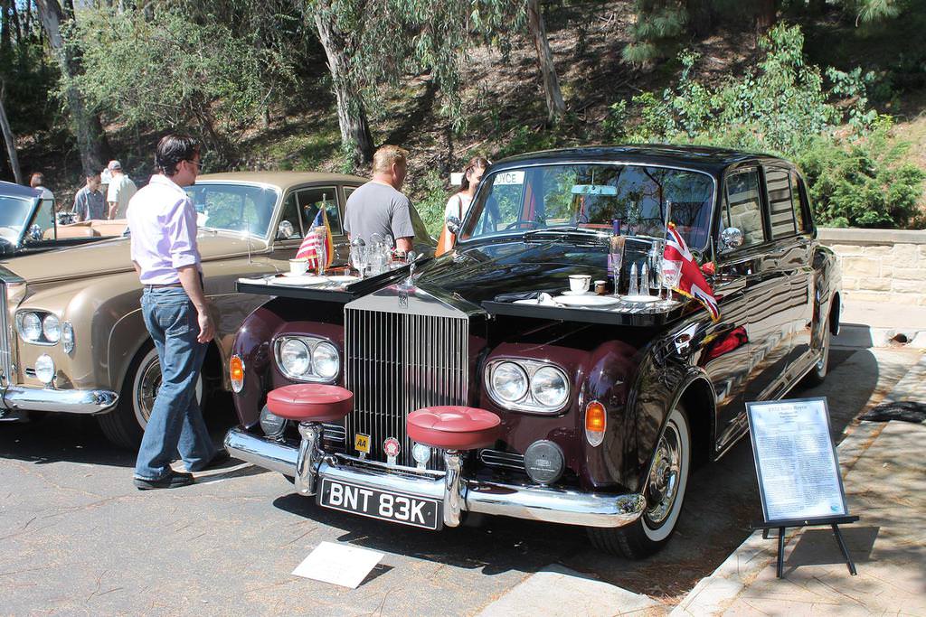 Beverly Hills’te Klasik Otomobil Şovu