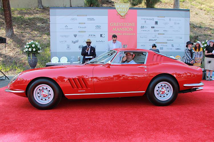 Beverly Hills’te Klasik Otomobil Şovu