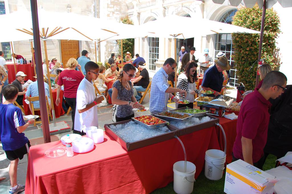 Beverly Hills’te Klasik Otomobil Şovu