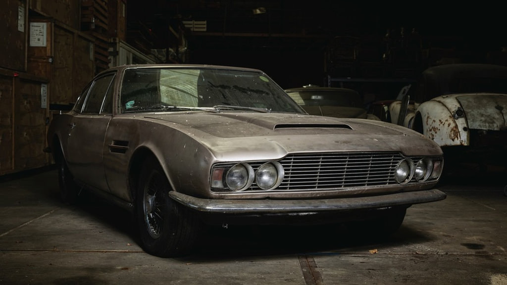 Çiftlikte Unutulan Aston Martin