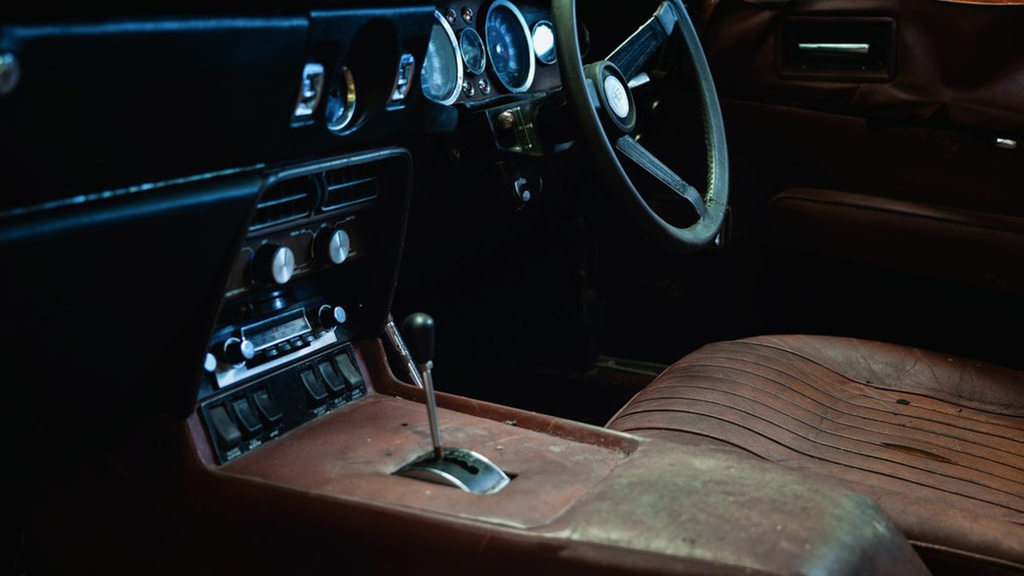 Çiftlikte Unutulan Aston Martin