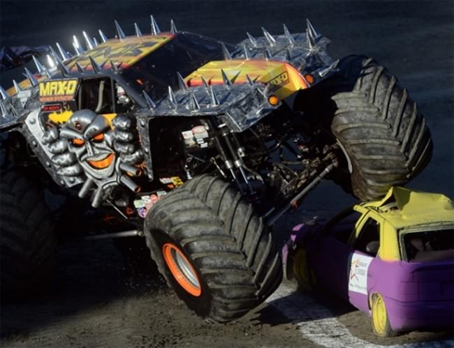 Modifiye Edilmiş Canavar Kamyonlar