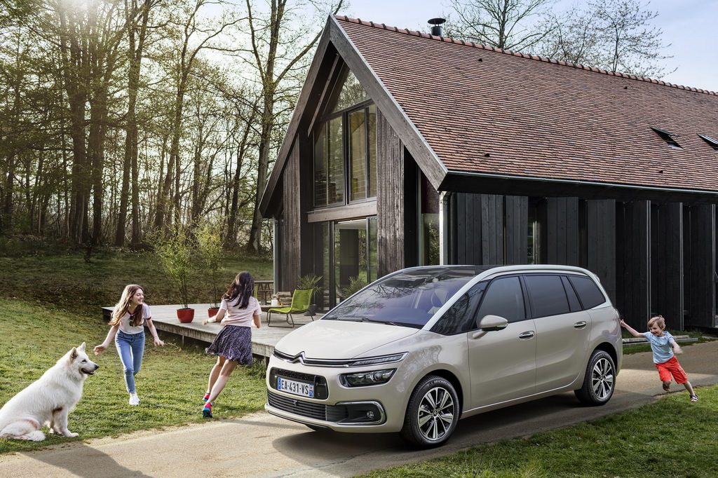 Citroen C4 Picasso Makyajlandı