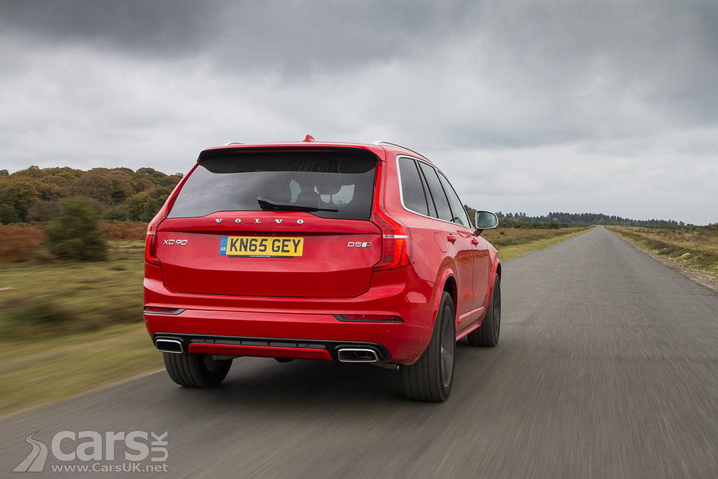 Volvo Yeni V40 ve XC40'ın Tanıtımlarını Bu Ay Yapacak