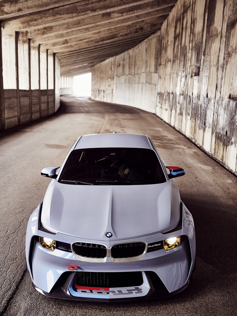 BMW’den Geçmişe Saygı : BMW 2002 Hommage Concept