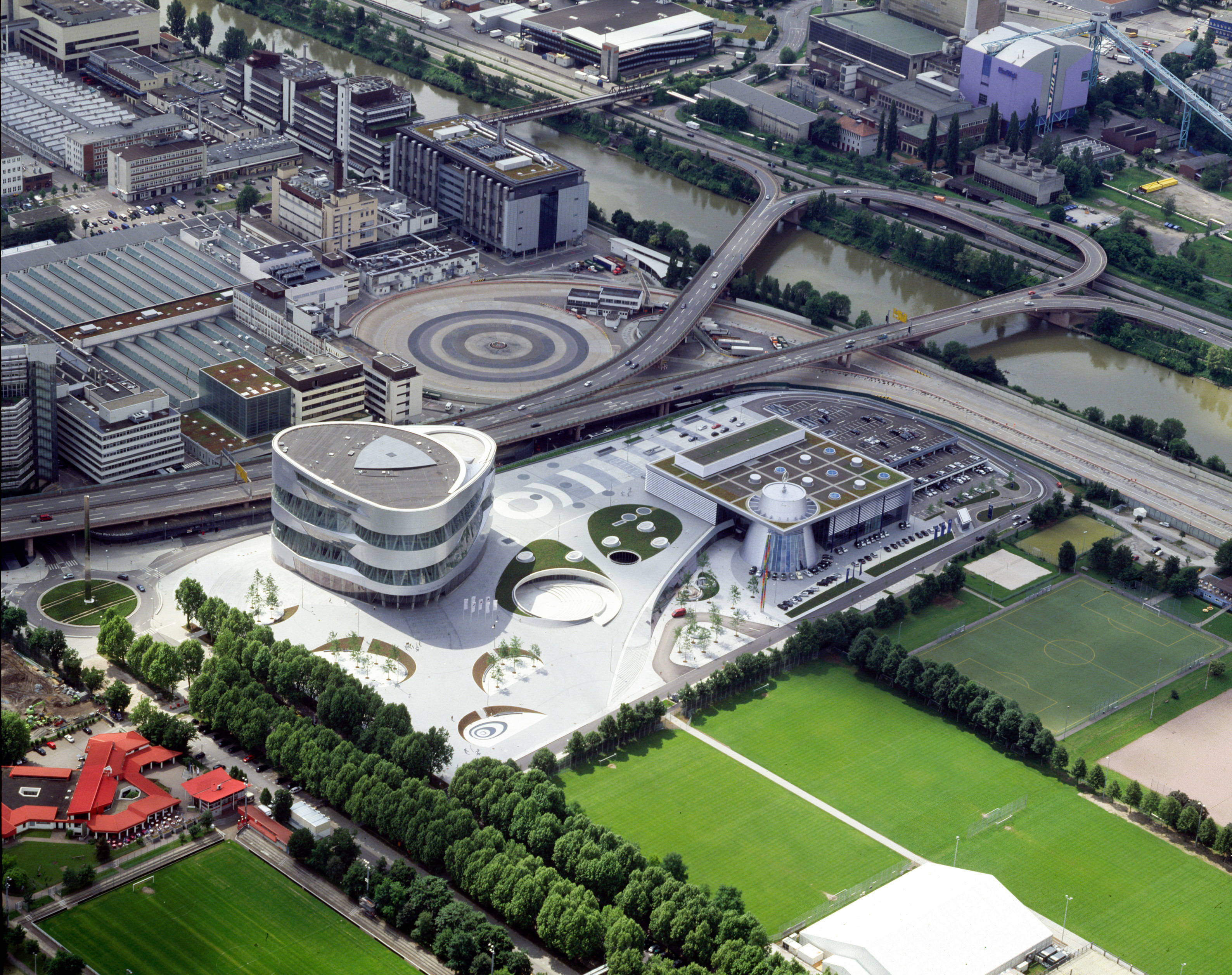 Mercedes’in 130 Yıllık Tarihi Burada Yatıyor