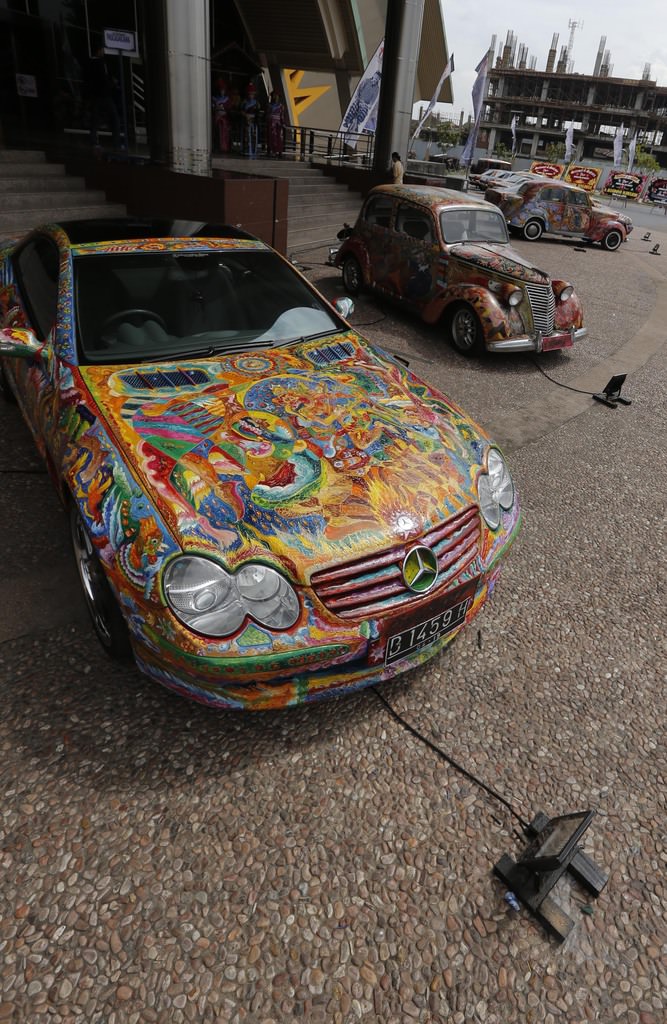 Otomobilleri Sanat Eserine Çevirdi