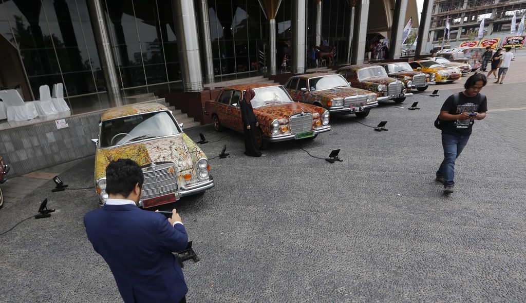 Otomobilleri Sanat Eserine Çevirdi