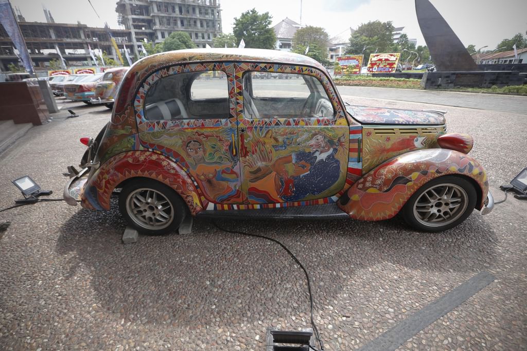 Otomobilleri Sanat Eserine Çevirdi