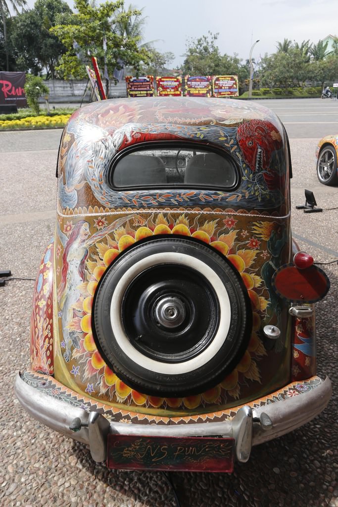 Otomobilleri Sanat Eserine Çevirdi