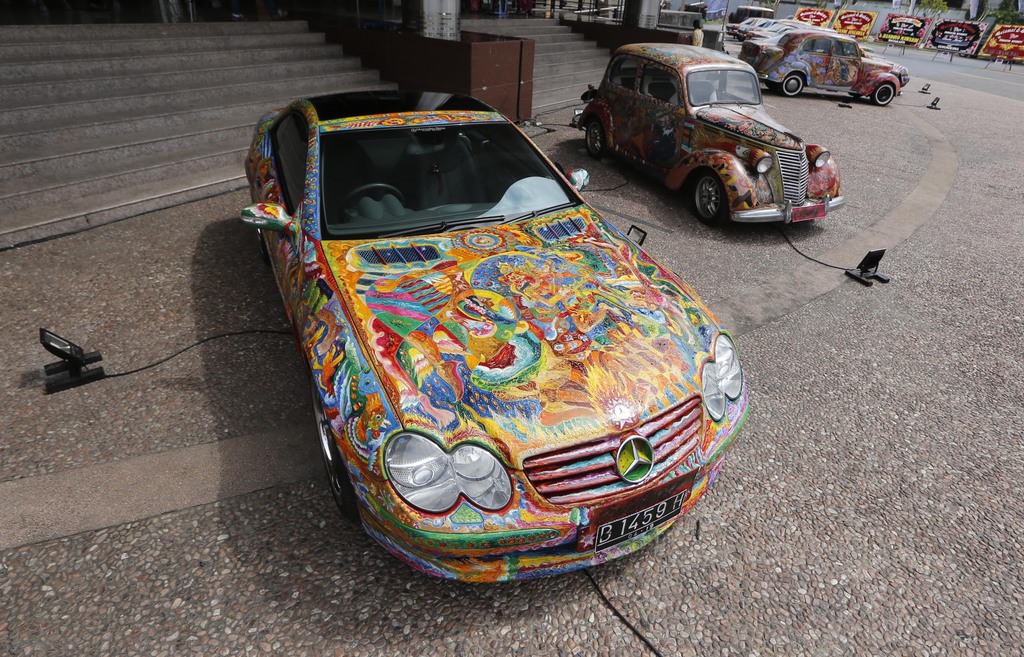 Otomobilleri Sanat Eserine Çevirdi