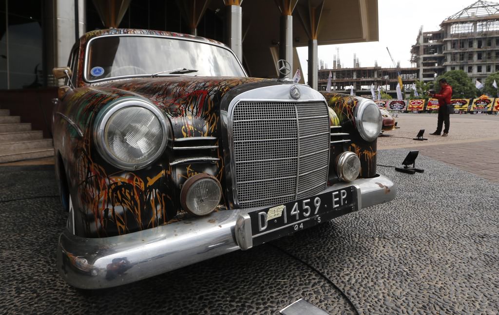 Otomobilleri Sanat Eserine Çevirdi