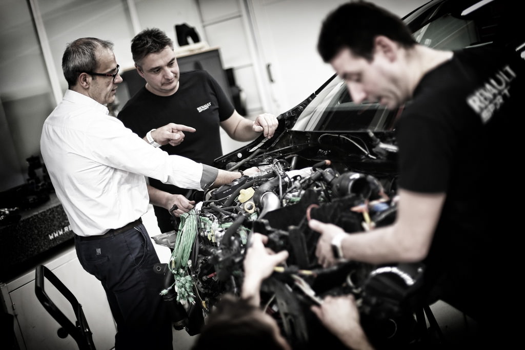 Sarı Fırtına: Clio R.S. 16