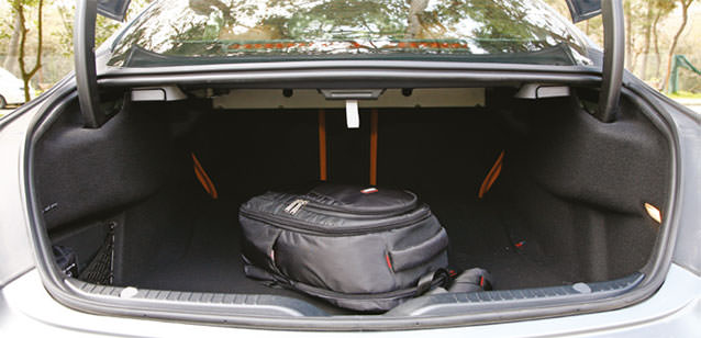 TEST · Mercedes-Benz C 180 Coupe