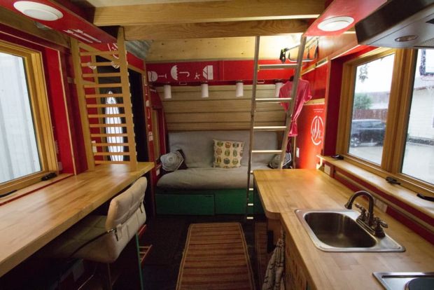 Kendi Enerjisini Üreten İki Katlı Karavan