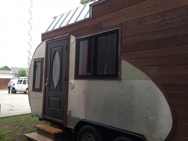 Kendi Enerjisini Üreten İki Katlı Karavan