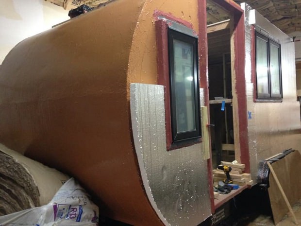 Kendi Enerjisini Üreten İki Katlı Karavan