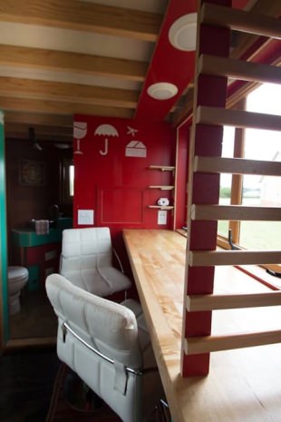 Kendi Enerjisini Üreten İki Katlı Karavan