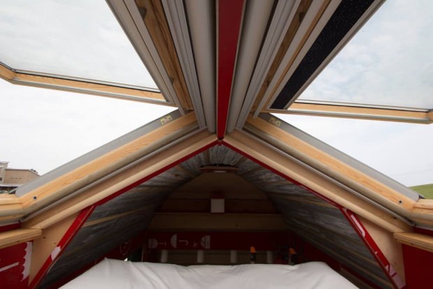 Kendi Enerjisini Üreten İki Katlı Karavan