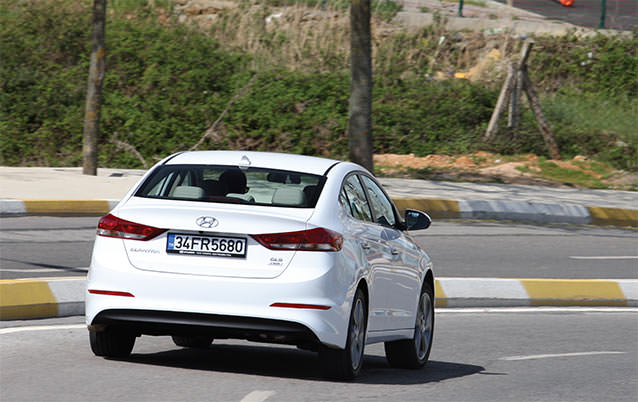 Test: Hyundai Elantra 1.6 CRDi DCT