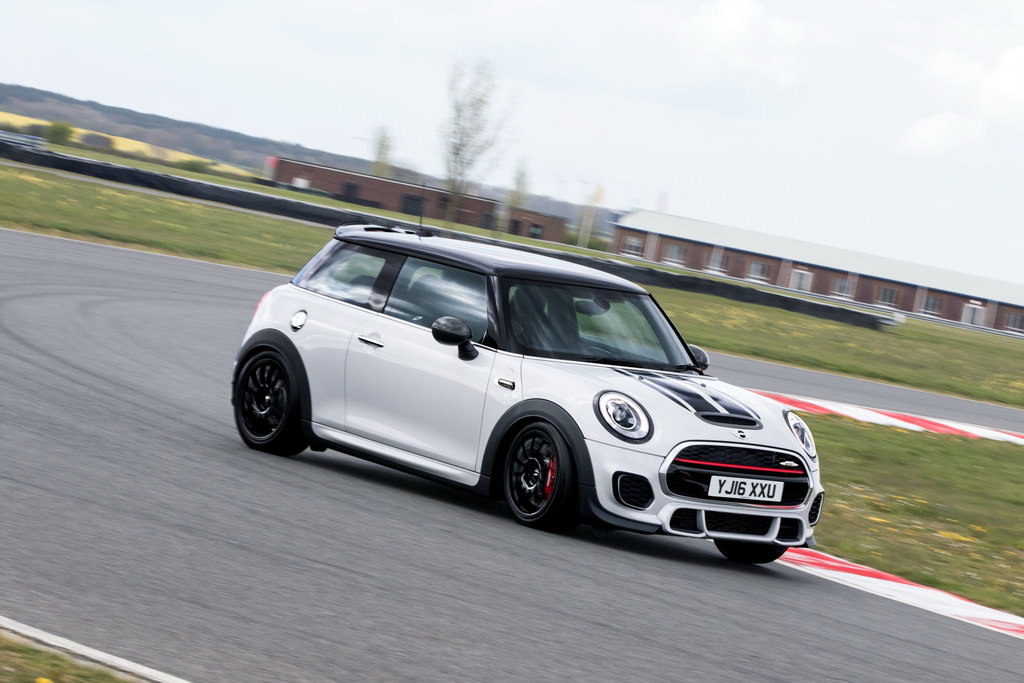 Mini’den Yeni JCW : Challenge