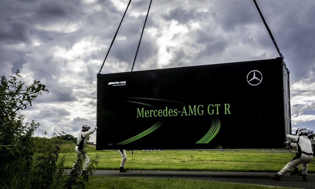 577 HP’lik Mercedes-AMG GT R
