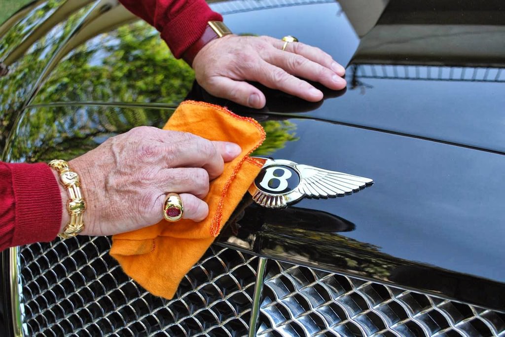 Bentley’ini Gömmeyi Planlayan Adamın Gerçek Niyeti