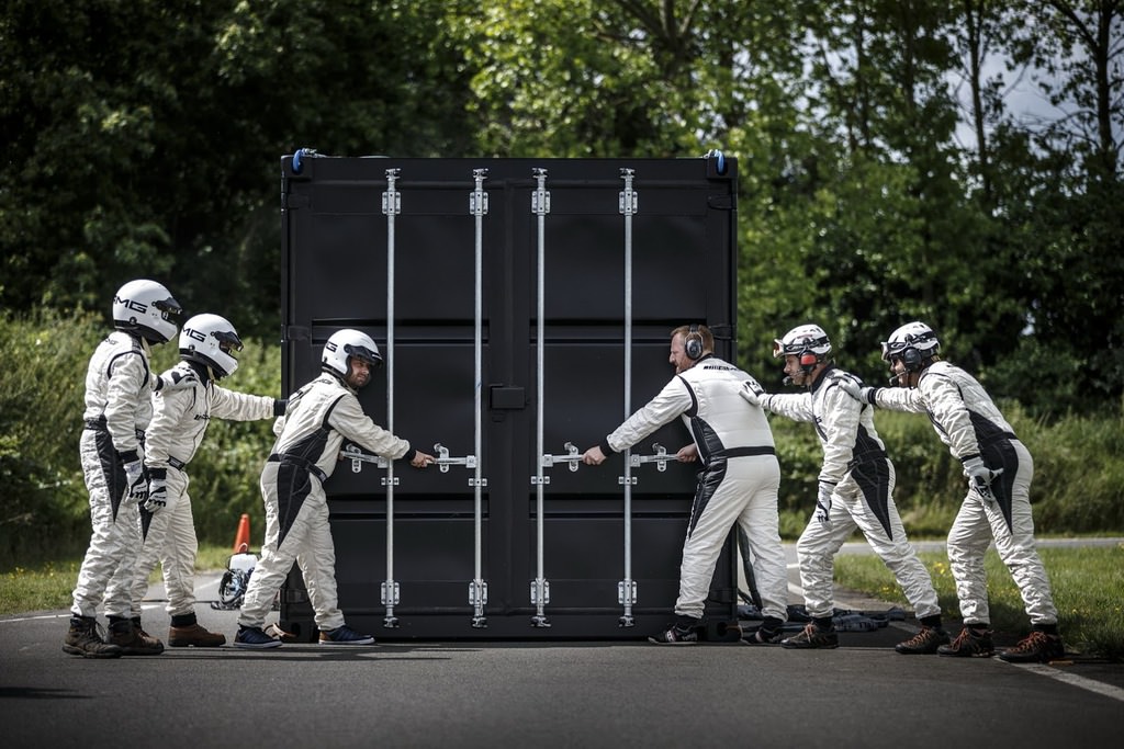 577 HP’lik Mercedes-AMG GT R