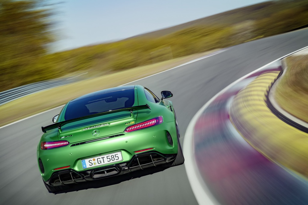 577 HP’lik Mercedes-AMG GT R
