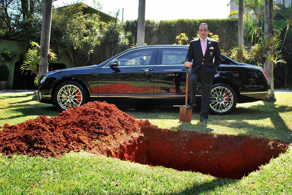Bentley’ini Gömmeyi Planlayan Adamın Gerçek Niyeti
