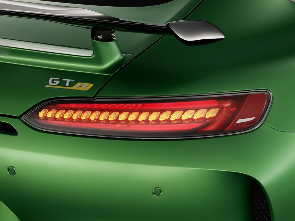 577 HP’lik Mercedes-AMG GT R