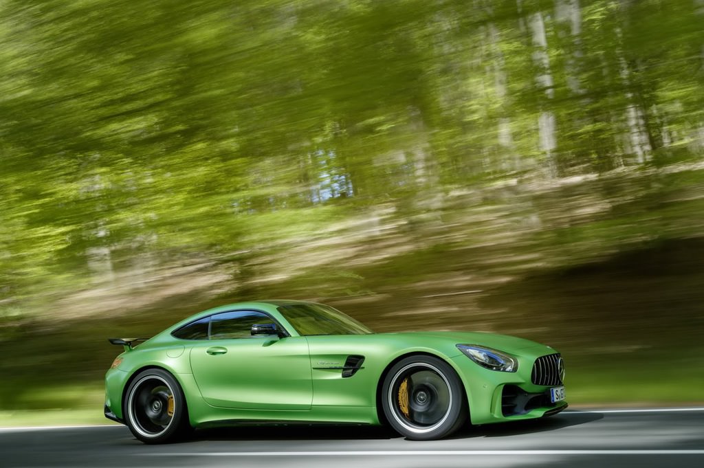 577 HP’lik Mercedes-AMG GT R