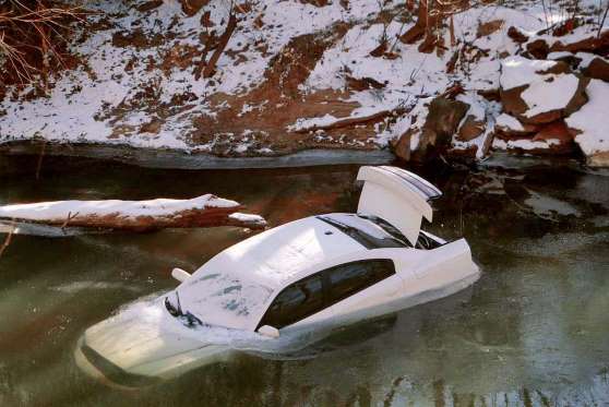 Hayaletli Otomobil Mezarları