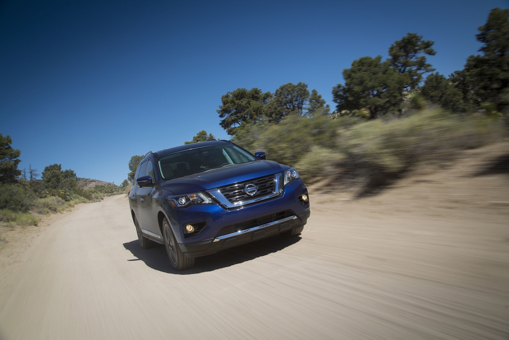 Nissan Pathfinder’a Yeni Yüz