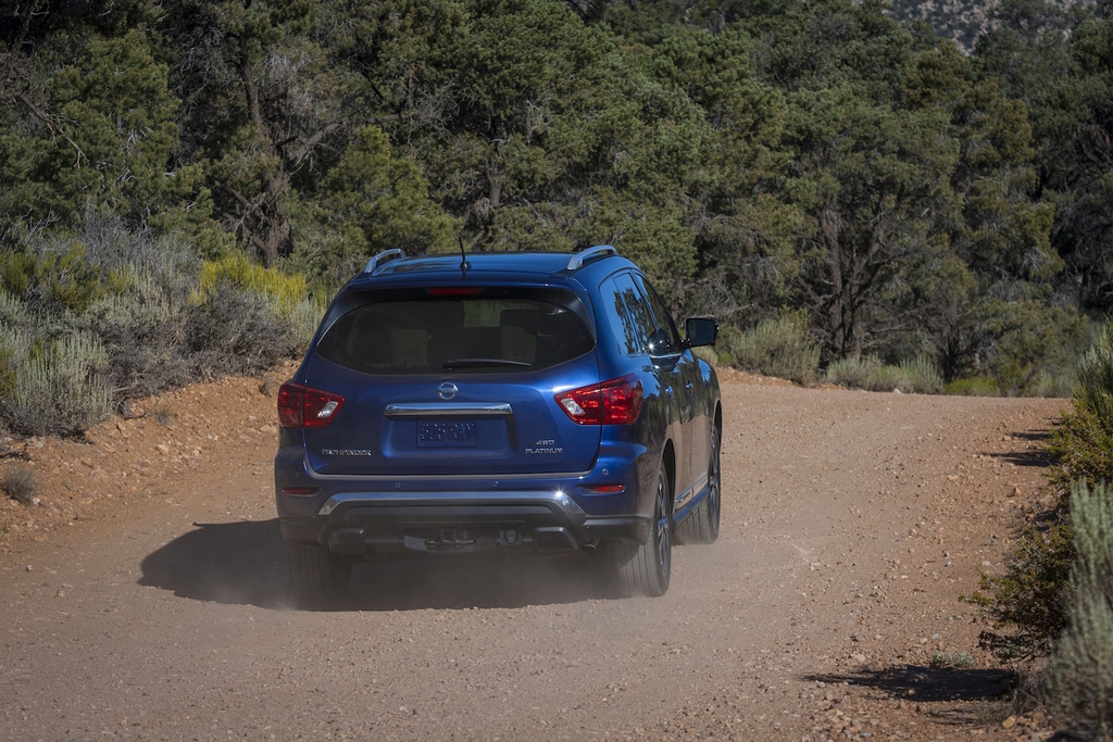 Nissan Pathfinder’a Yeni Yüz