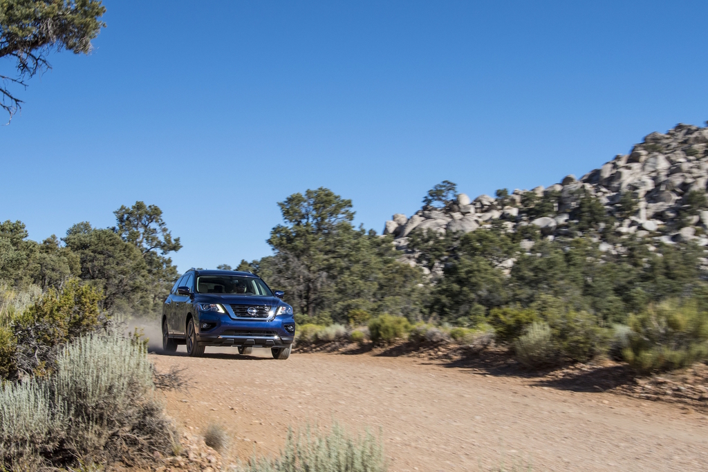 Nissan Pathfinder’a Yeni Yüz