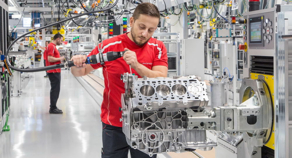 Porsche'nin Yeni V8 Motor Fabrikası